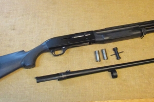 Benelli M1 12/76 kahdella piipulla